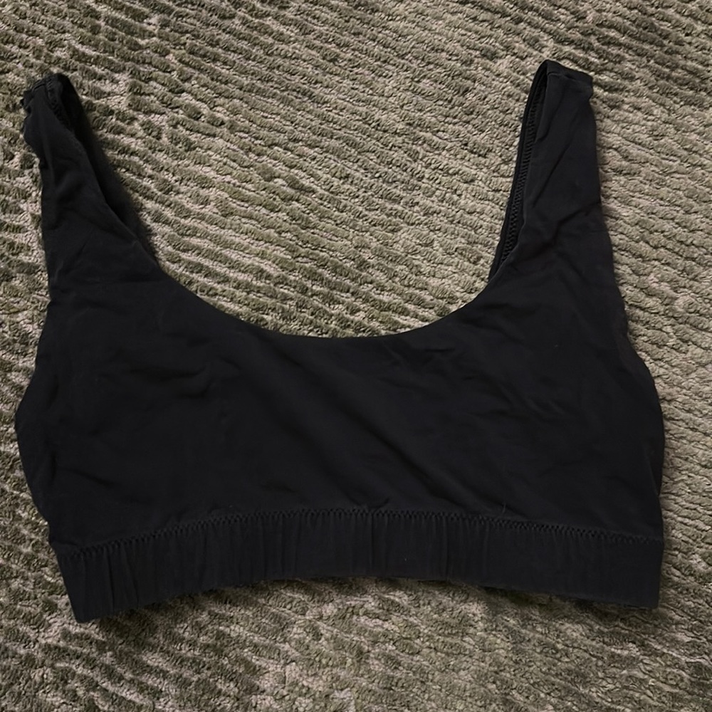 Everlane— Well Worn Black Bra (preloved)